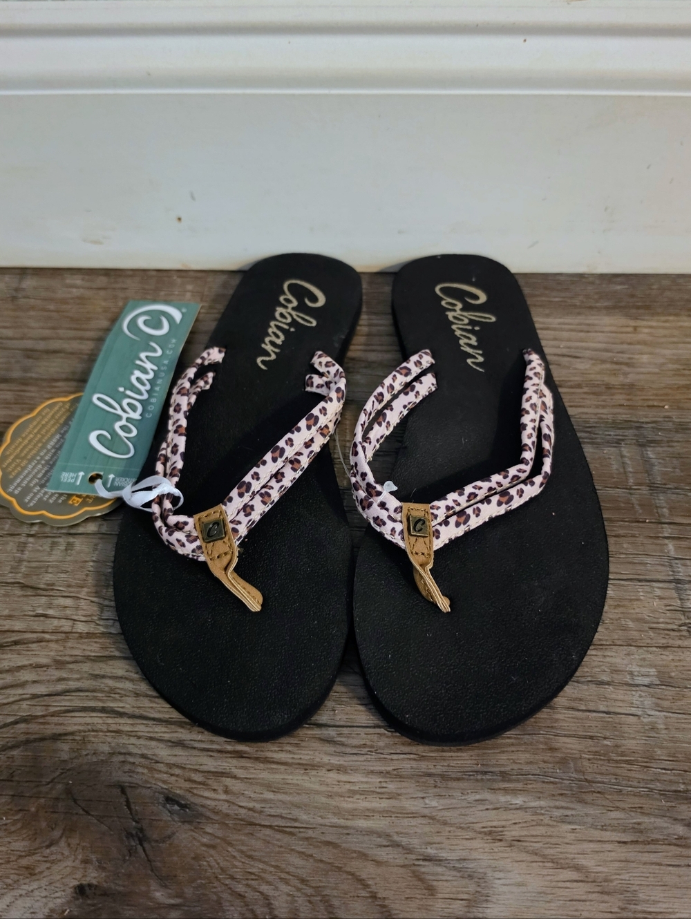 NWT Cobian Women's Black Flip Flops with Pink Leopard Straps